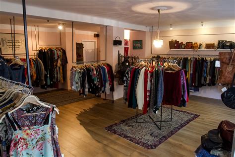 vintage clothing shops in budapest